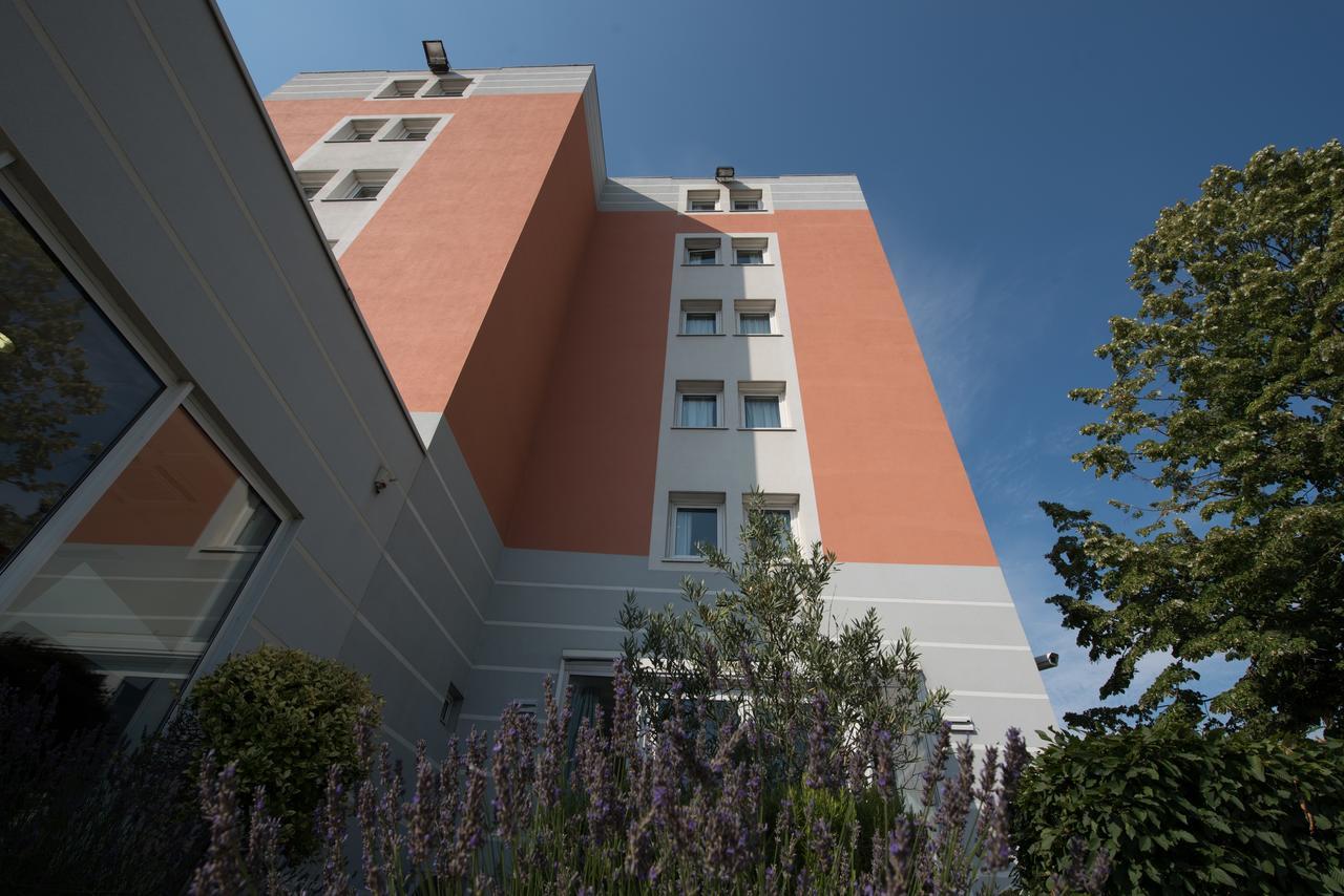 Ibis Lyon Sud Chasse Sur Rhone Hotel Exterior photo